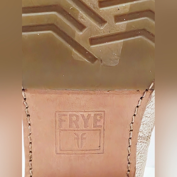 Frye VERONICA 76516 White Distressed Leather Boot Ride Buckle Pull-On 10 B New - Picture 13 of 16